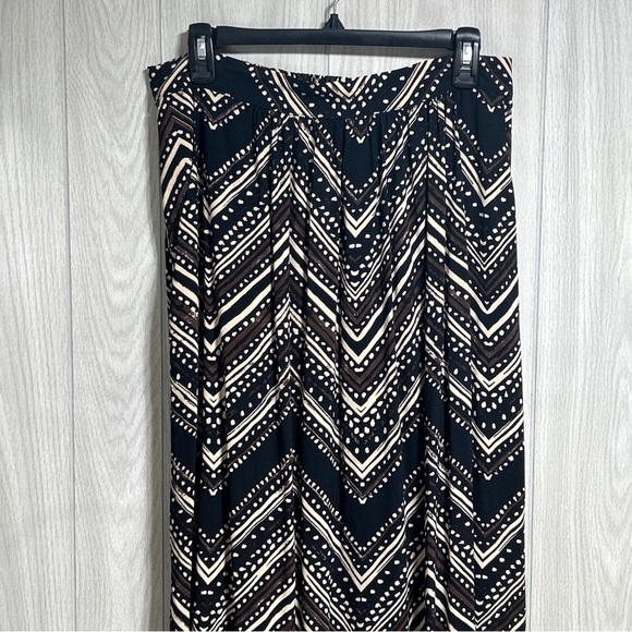 ZOZO Chevron Pattern Maxi Skirt Size Medium - Picture 2 of 10